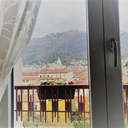 Maison 53 Incantevole Appartamento Vista Cattedrale Di Комо Екстериор снимка